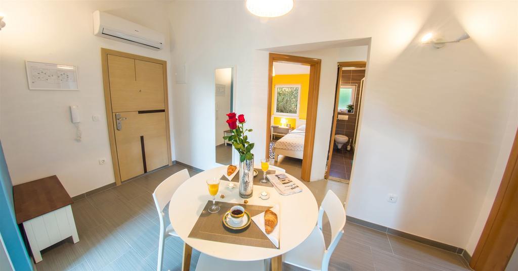 Apartments Denis Klek Eksteriør bilde